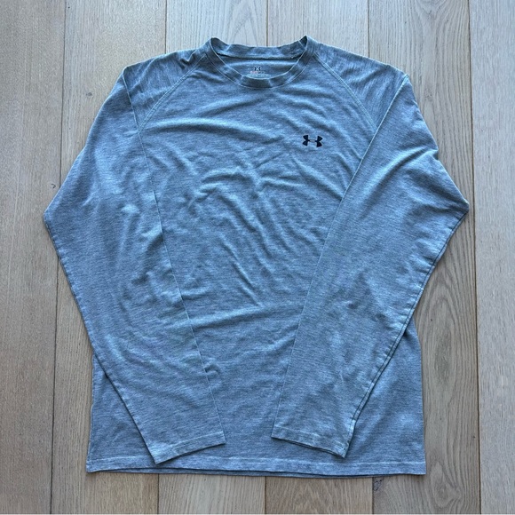 Under Armour Other - Under Armour HeatGear Gray Relaxed Fit Long Sleeve Top